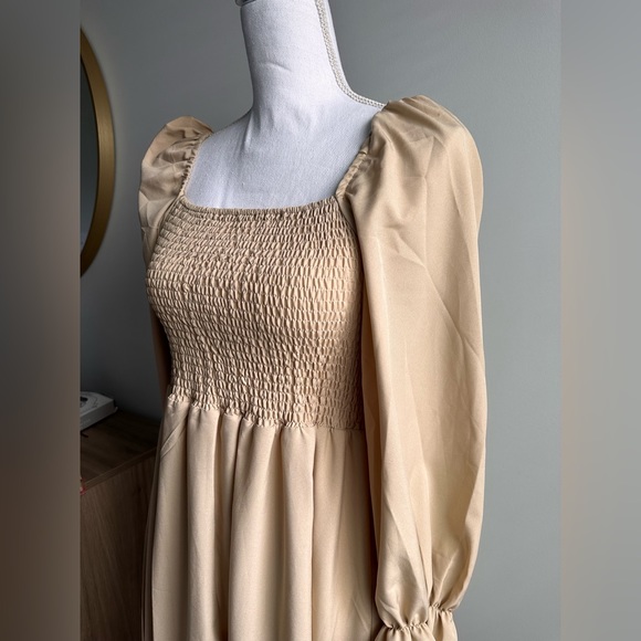 Dress - Picture 3 of 3